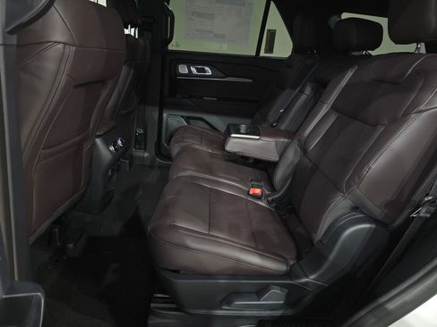 New 2026 Ford Explorer Platinum image 36