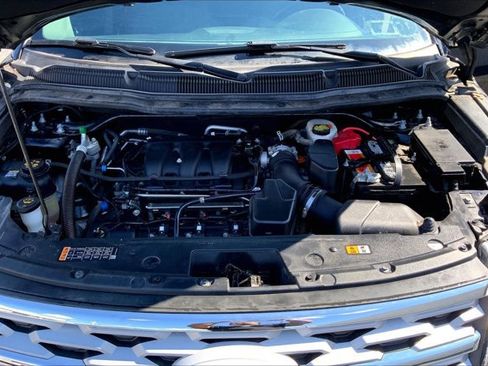 Used 2019 Ford Explorer XLT AWD/4WD image 9
