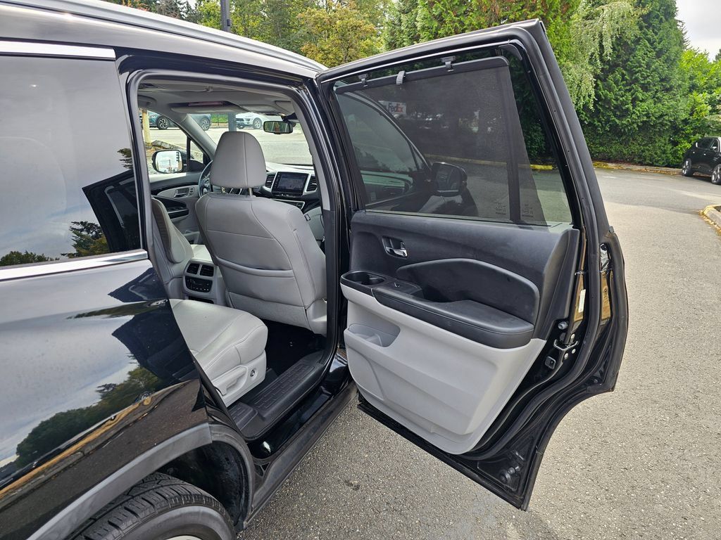 Used 2016 Honda Pilot Elite image 28