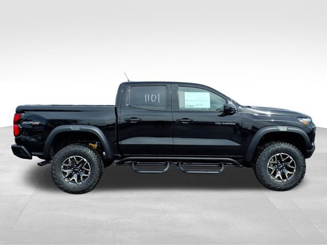 New 2026 Chevrolet Colorado ZR2 w/ Technology Package AWD/4WD image 2