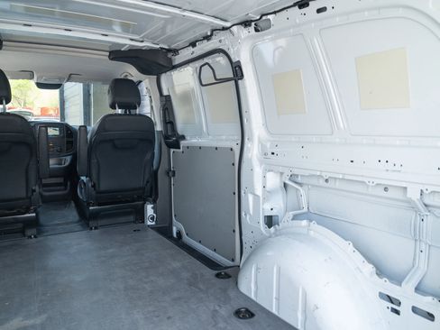 Used 2022 Mercedes-Benz Metris image 9