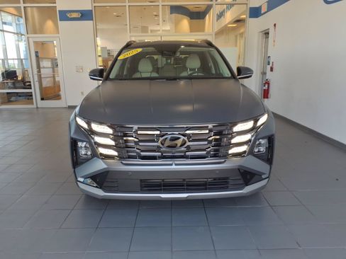 Certified 2025 Hyundai Tucson Limited AWD/4WD image 2
