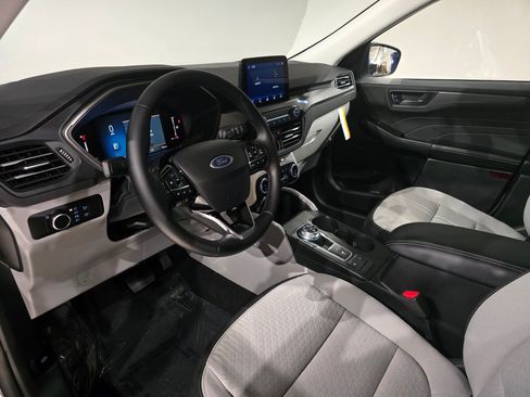 New 2025 Ford Escape Active w/ Cold Weather Package image 14