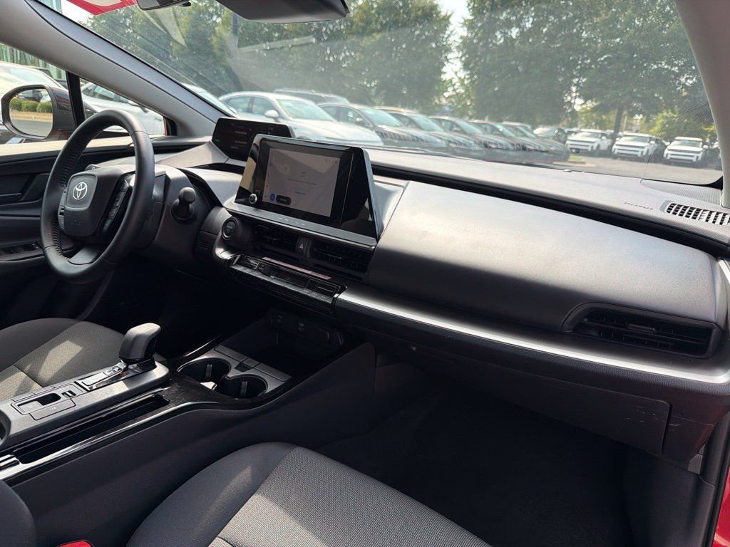 Used 2026 Toyota Prius LE FWD image 30