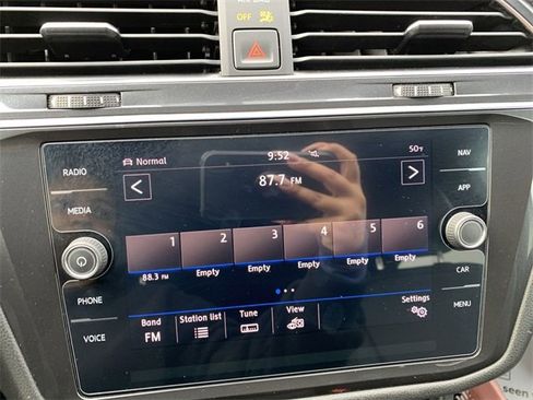 Used 2019 Volkswagen Tiguan SEL R-Line image 24