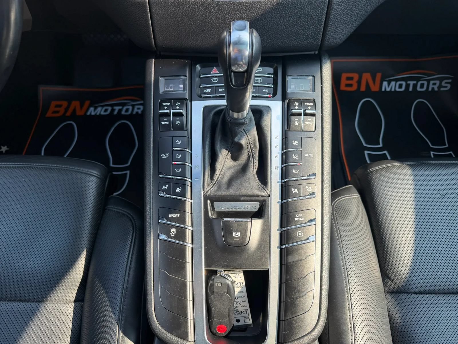 Used 2015 Porsche Macan S AWD/4WD image 23
