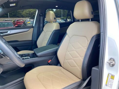 Used 2024 Volkswagen Atlas Cross Sport SE w/ Panoramic Sunroof Package AWD/4WD image 20
