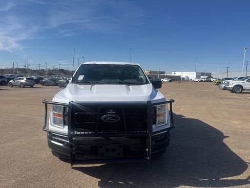 Used 2022 Ford F150 XL w/ Trailer Tow Package image 3