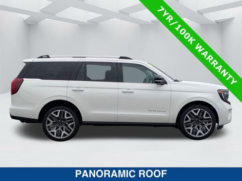 Certified 2025 Ford Expedition Platinum w/ Platinum Ultimate Package image 3
