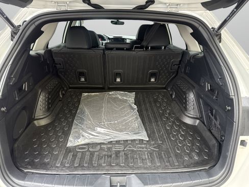 Used 2023 Subaru Outback Limited XT image 9