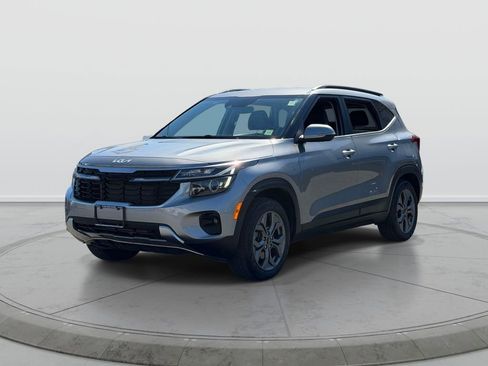 Used 2024 Kia Seltos S AWD/4WD image 3