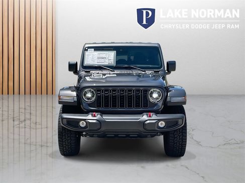 New 2025 Jeep Gladiator Rubicon w/ Convenience Group image 3