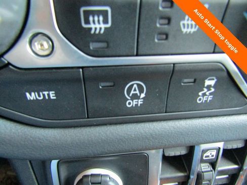 Used 2024 Jeep Wrangler Sahara image 14