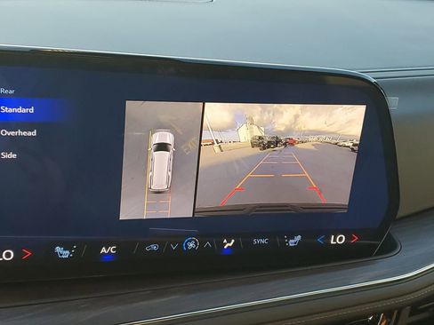 New 2026 Chevrolet Suburban LT image 26