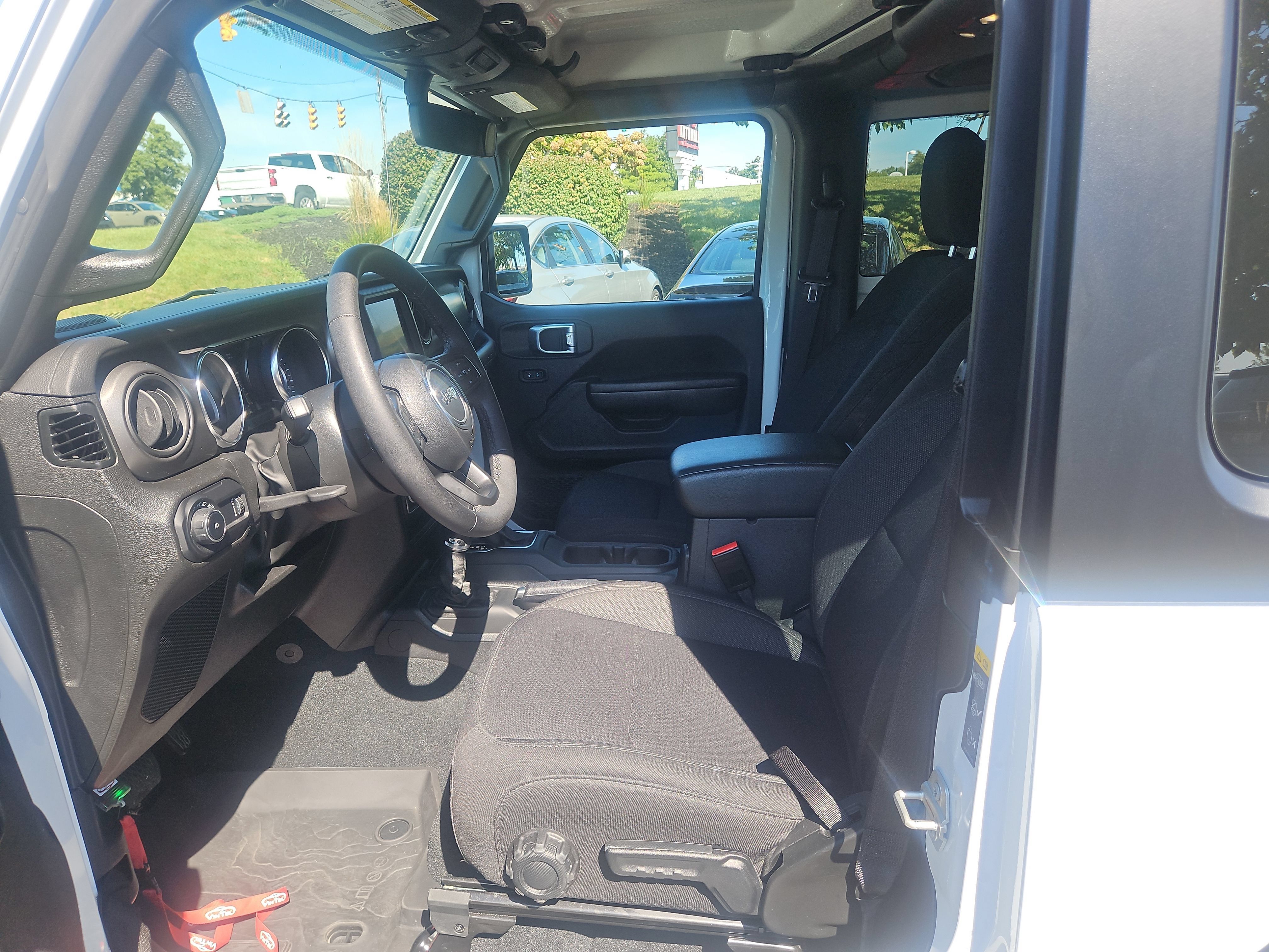 Used 2023 Jeep Wrangler Sport AWD/4WD image 4