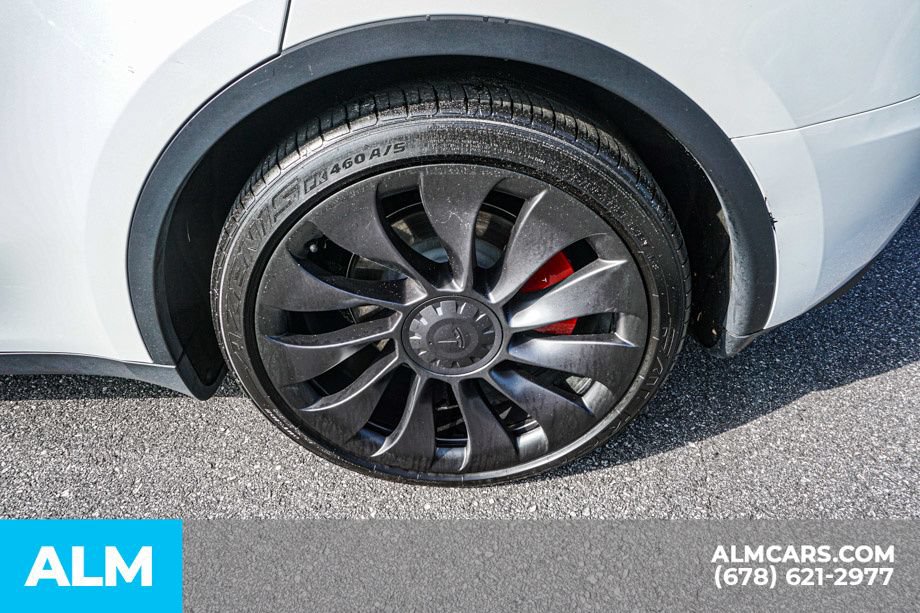 Used 2023 Tesla Model Y Performance AWD/4WD image 16