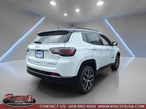 Used 2025 Jeep Compass Limited w/ Elite Group AWD/4WD image 3