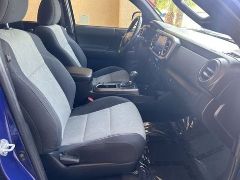 Used 2022 Toyota Tacoma TRD Off-Road w/ Technology Package image 27