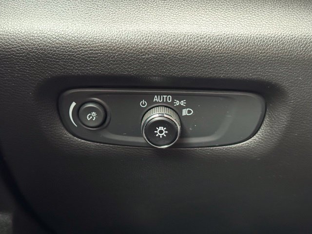 Certified 2023 Chevrolet Traverse LT w/ Rear Camera Mirror Package AWD/4WD image 35