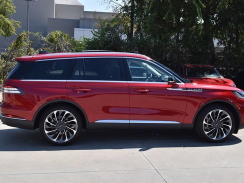 Certified 2026 Lincoln Aviator Reserve AWD/4WD image 6