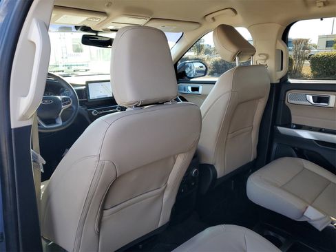 Certified 2021 Ford Explorer Limited w/ Equipment Group 301A image 10