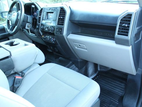 Used 2022 Ford F250 XL w/ Power Equipment Group image 13