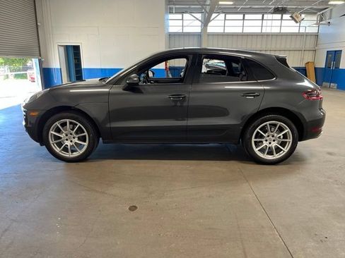 Used 2017 Porsche Macan AWD/4WD image 6