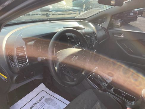 Used 2018 Kia Forte LX image 19