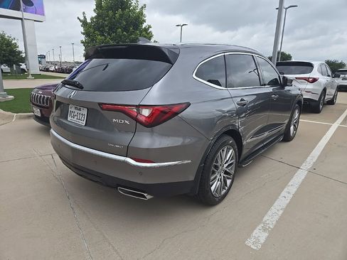 Used 2024 Acura MDX SH-AWD w/ Advance Package image 3