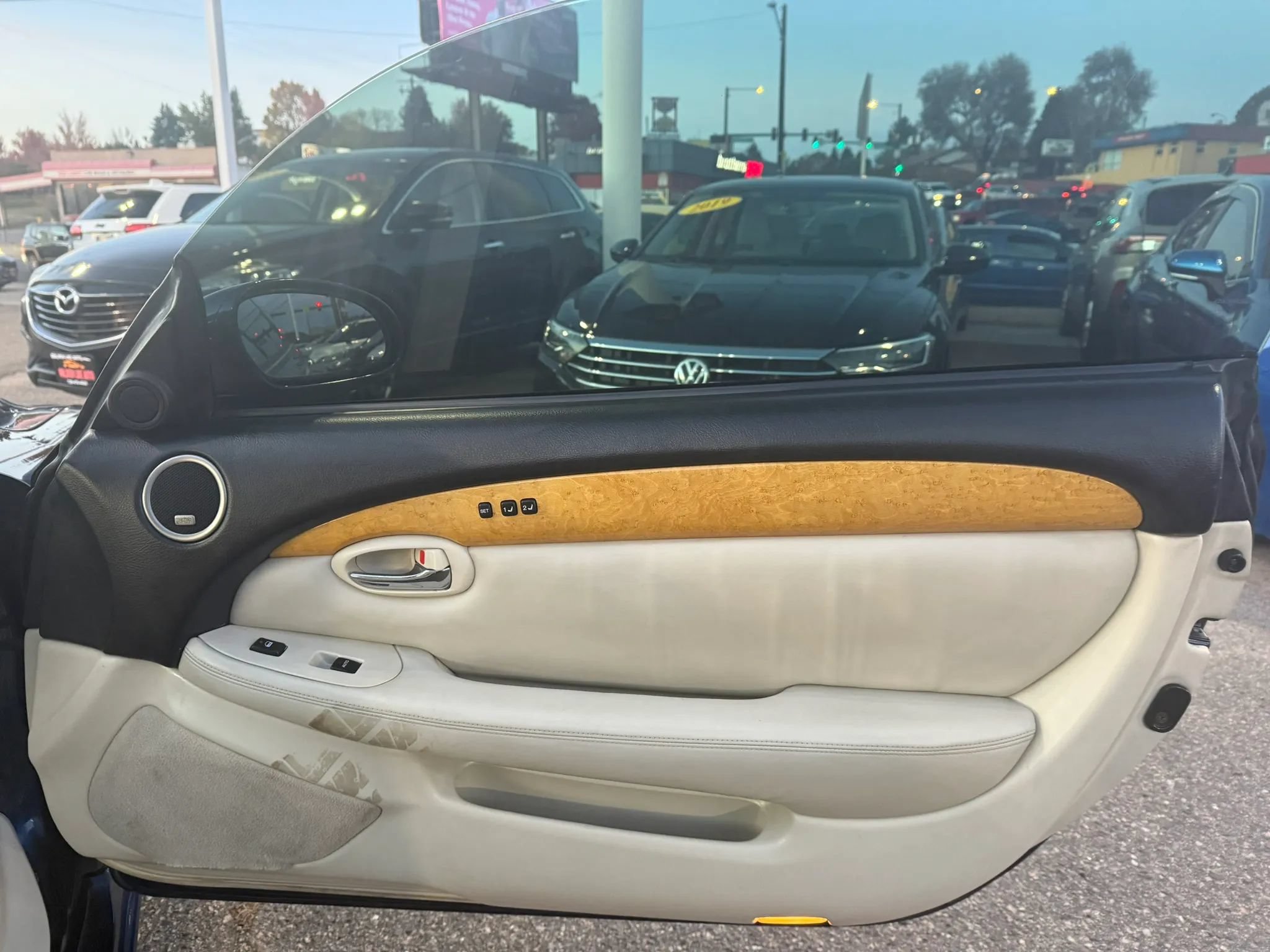 Used 2002 Lexus SC 430 Convertible RWD image 16