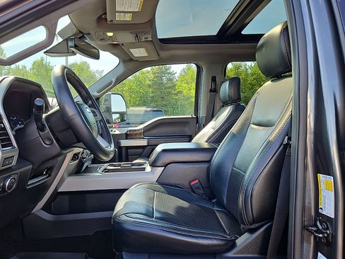 Used 2019 Ford F350 Lariat w/ Lariat Ultimate Package AWD/4WD image 15