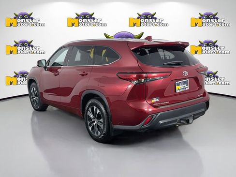 Used 2020 Toyota Highlander XLE image 7