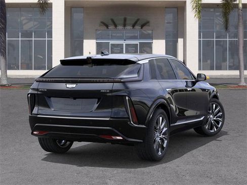 New 2026 Cadillac Lyriq Signature Luxury image 4