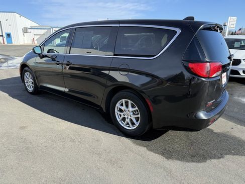 Used 2023 Chrysler Voyager LX image 6