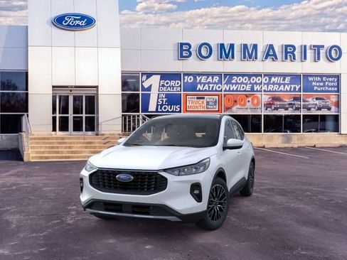 New 2025 Ford Escape SE FWD image 2
