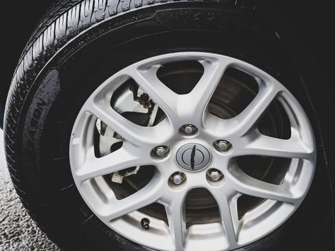 Used 2022 Chrysler Pacifica Touring-L image 5