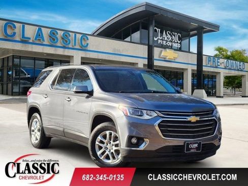 Used 2019 Chevrolet Traverse LT image 1