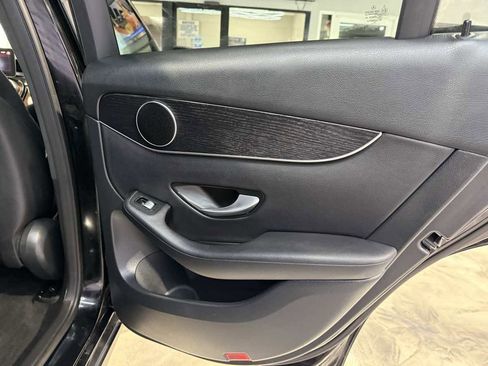 Used 2021 Mercedes-Benz GLC 300 4MATIC image 40