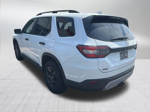 Used 2024 Honda Pilot TrailSport image 9
