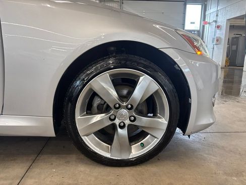 Used 2010 Lexus IS 250C w/ Luxury Pkg RWD image 25