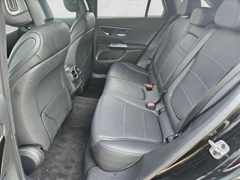 Used 2025 Mercedes-Benz GLC 300 image 15