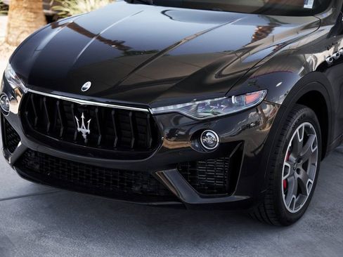 Used 2022 Maserati Levante Modena image 5