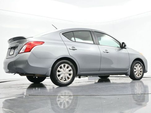 Used 2013 Nissan Versa SV w/ Convenience Pkg image 42