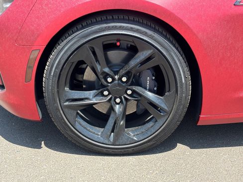Used 2023 Chevrolet Camaro LT w/ Technology Package RWD image 10