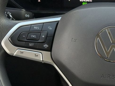 Used 2022 Volkswagen Taos S image 13