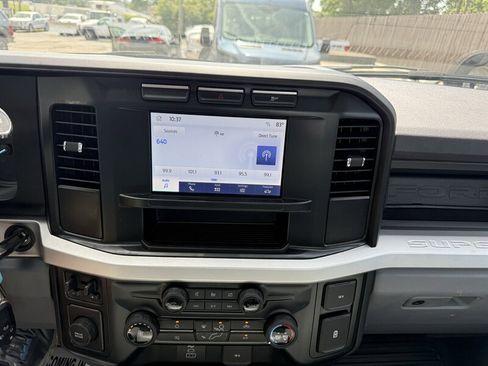 Used 2023 Ford F450 XL w/ XL Chrome Package RWD image 4