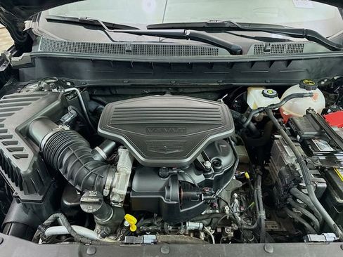 Used 2025 Cadillac XT6 Premium Luxury w/ Technology Package FWD image 35