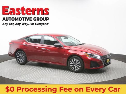 Used 2025 Nissan Altima 2.5 SV FWD image 47