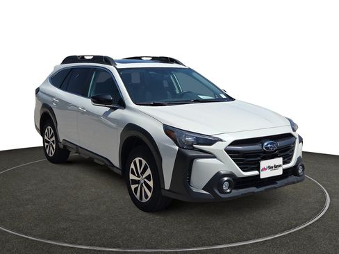Used 2025 Subaru Outback Premium AWD/4WD image 9