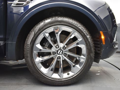 Used 2019 Bentley Bentayga V8 image 5